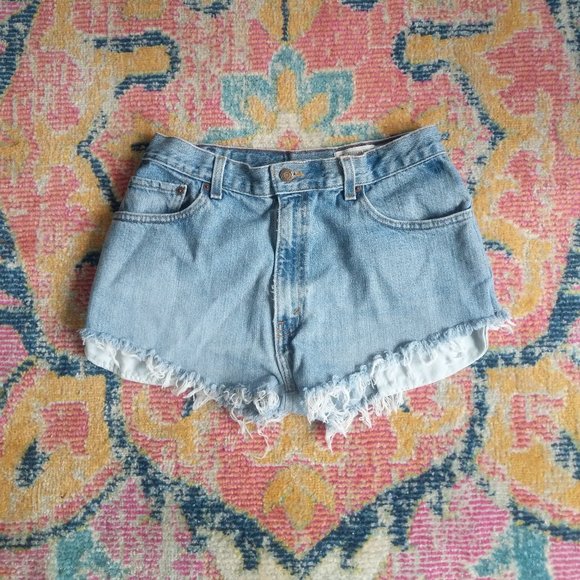 Levi Strauss Women's Regular Fit Denim Cut Off Shorts - Picture 1 of 3